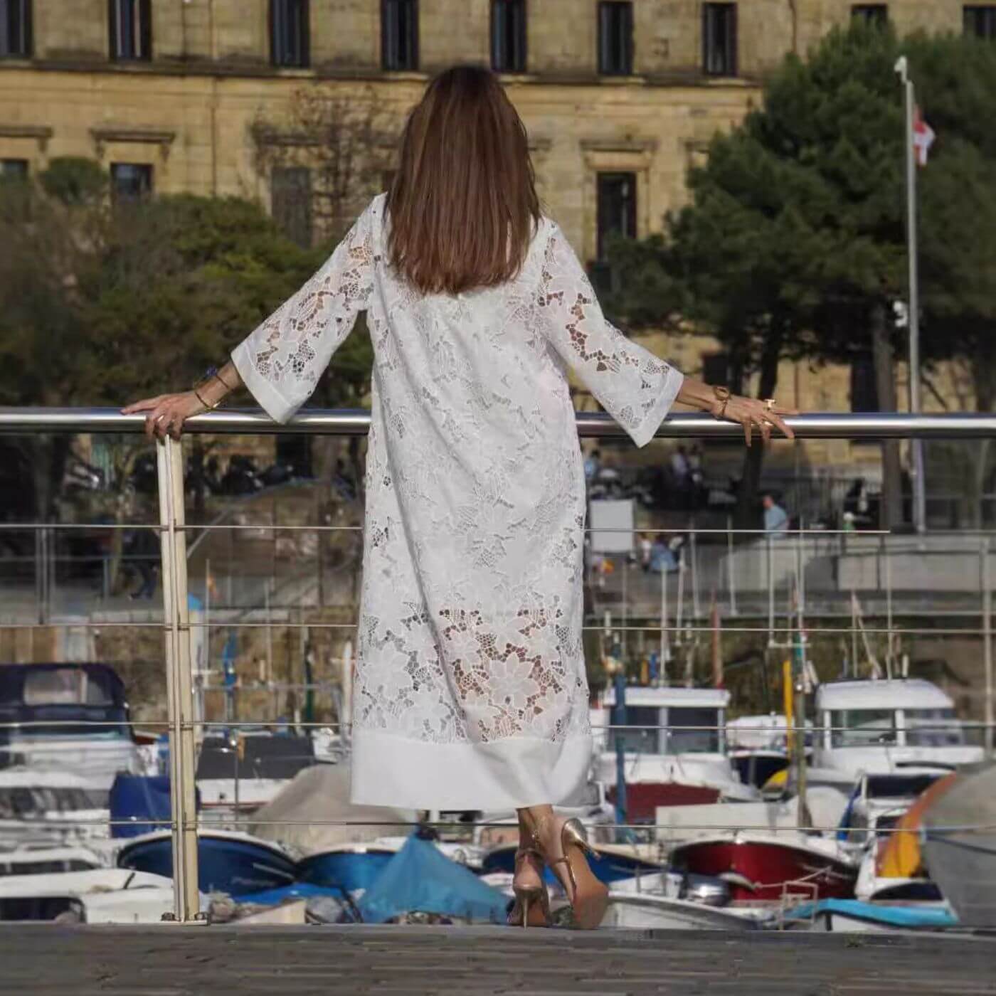 Kynava - Letnia sukienka z pięknym koronką